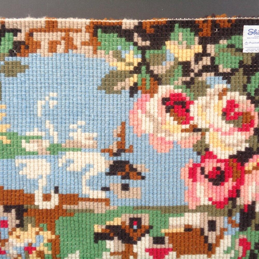 Vintage Handmade Shillcraft Latch Hook Rug Completed Springtime Roses Swans - Picture 10 of 11